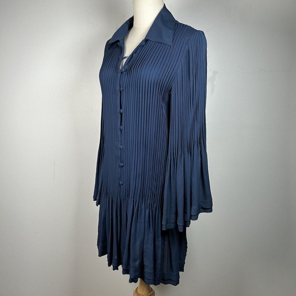 SACHIN & BABI Navy Blue Silk Pleated Long Sleeve Dress. Size 6 - Picture 2 of 9